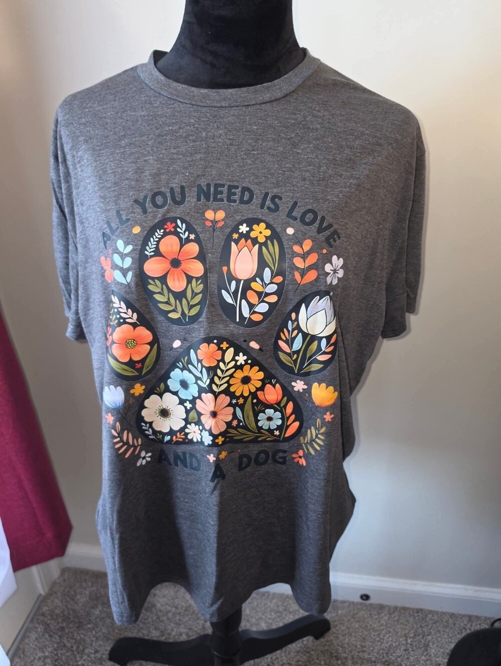🆕️ All You Need Is Love And A Dog Gray Floral Paw T-Shirt Womens XXL Top
